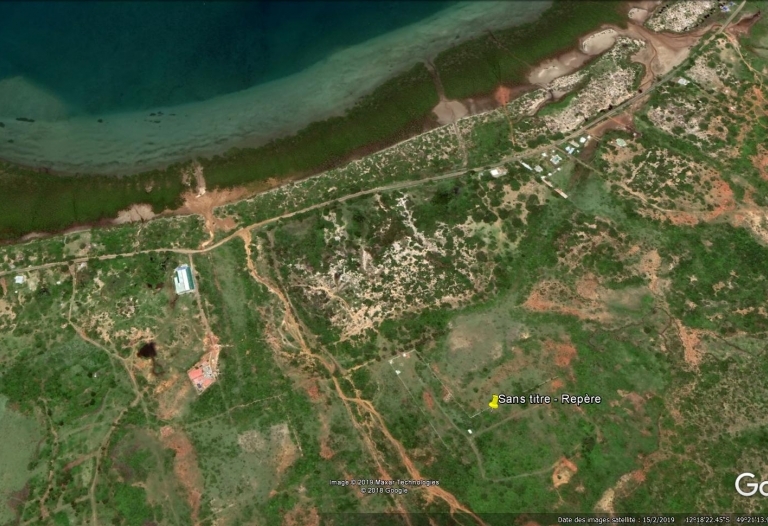 Terrain  titré et borné le blue lagoon avec eau et Electricité par jirama lot 7 1320m² sur la route de Ramena
